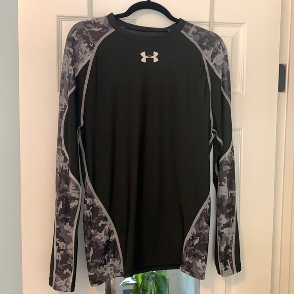 Under armour long sleeve top! - Picture 1 of 3